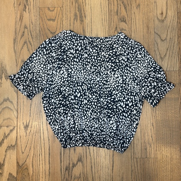 Saltwater Luxe Women’s Crop Keyhole Front Blouse Indigo and White Size Small - Picture 10 of 13